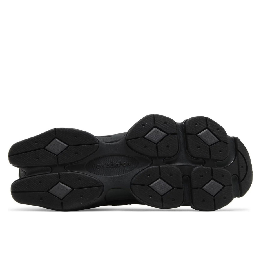 9060 Triple Black Leather "U9060NRI"