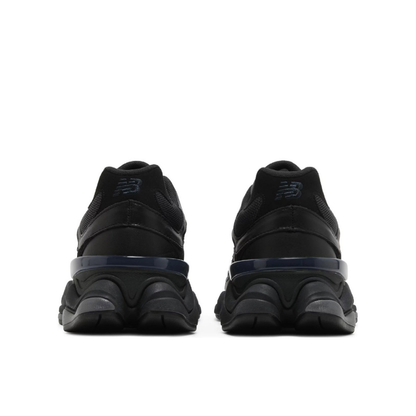 9060 Triple Black Leather "U9060NRI"