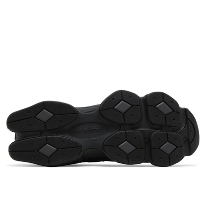 9060 Triple Black Leather "U9060NRI"