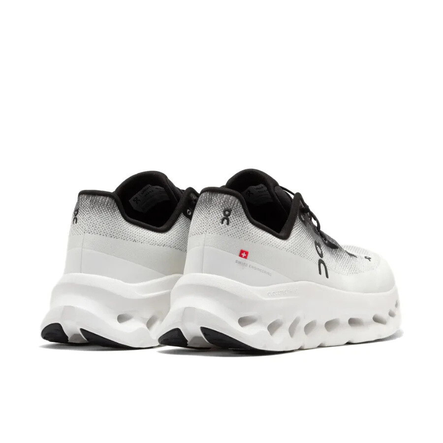 Cloudtilt | Black / Ivory